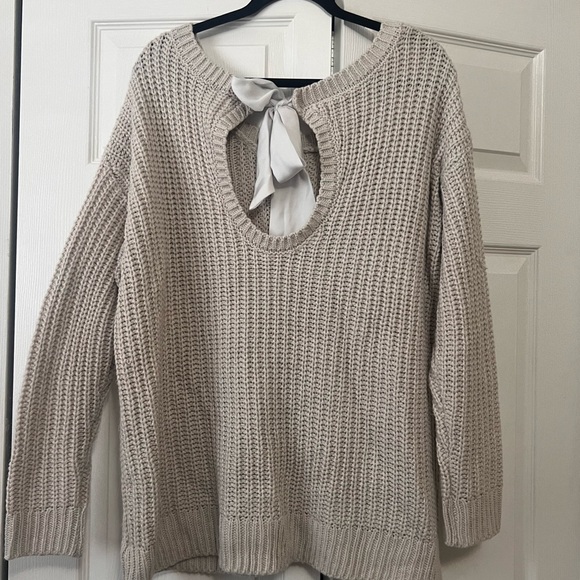 Ivory Cable Pullover Keyhole Tie Back Sweater - Picture 2 of 6